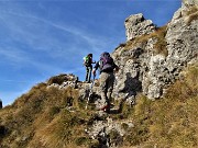 23 In decisa salita anche tra rocce